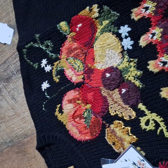 Heirloim Collectibles Vintage Cardigan - Picture 5 of 14